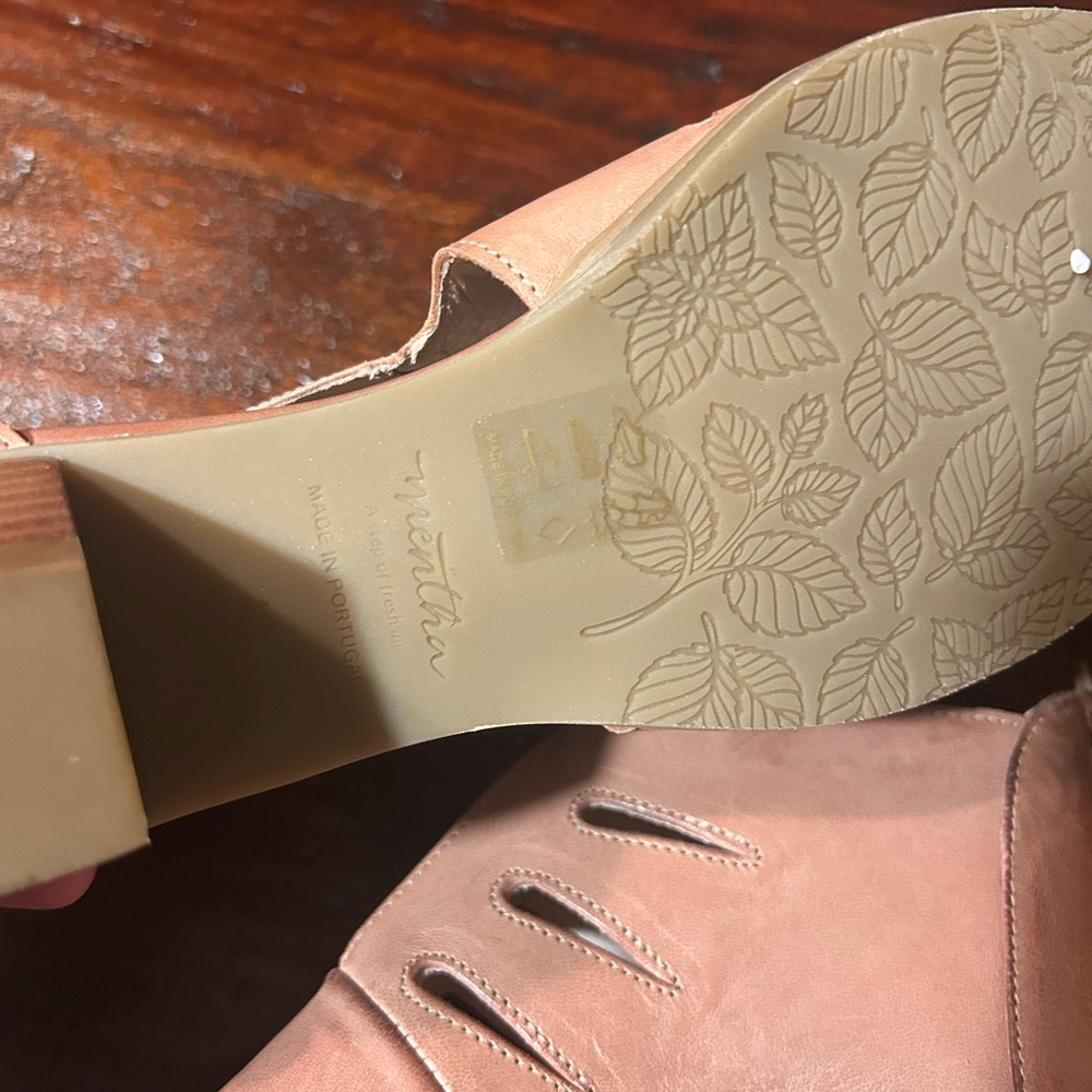 Miz Mooz MENTHA Tan Leather Sandals - Picture 3 of 8